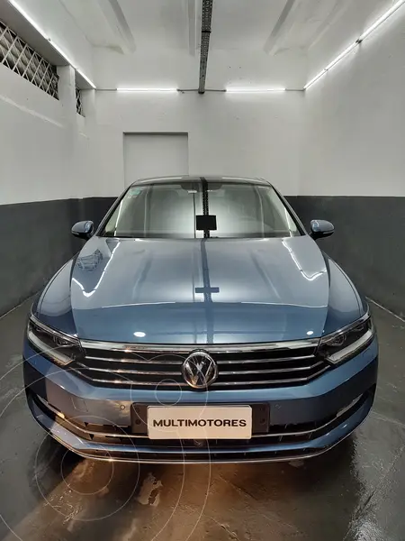 Foto Volkswagen Passat 2.0 TSi Highline DSG usado (2018) color Celeste precio u$s31.000