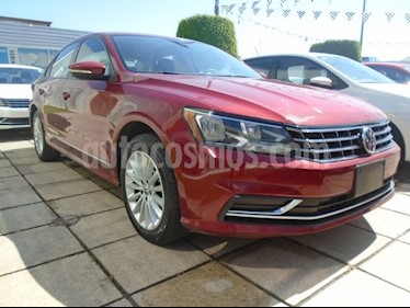 Foto venta Auto usado Volkswagen Passat COMFORT MOTOR 2.52L TRANS 6VEL AUT (2017) color Rojo precio $275,000