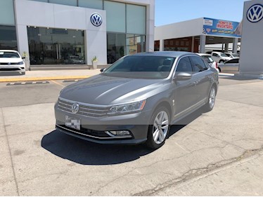 foto Volkswagen Passat DSG V6 usado (2017) color Gris precio $350,000
