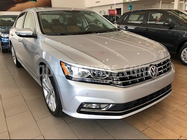 Foto venta Auto usado Volkswagen Passat DSG V6 (2018) color Plata precio $474,990