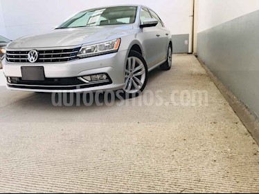 foto Volkswagen Passat GLX VR6 Aut usado (2018) color Plata precio $346,000