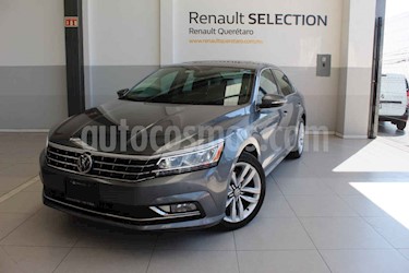 foto Volkswagen Passat 4p VR6 V6/3.6 Aut Cam/tr usado (2017) color Gris precio $235,000