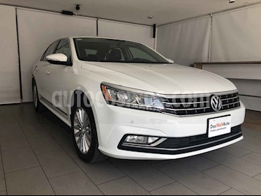 foto Volkswagen Passat 4p Highline L5/2.5 Aut usado (2017) color Blanco precio $250,000