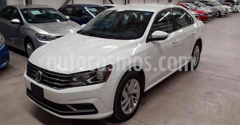foto Volkswagen Passat 4p Comfortline L5/2.5 Aut usado (2018) color Blanco precio $244,900