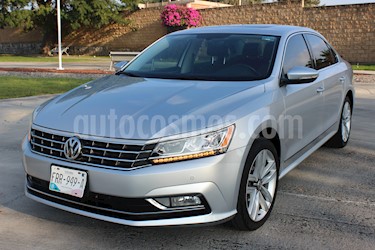 Volkswagen Passat DSG V6 usado (2017) color Plata Reflex precio $329,000