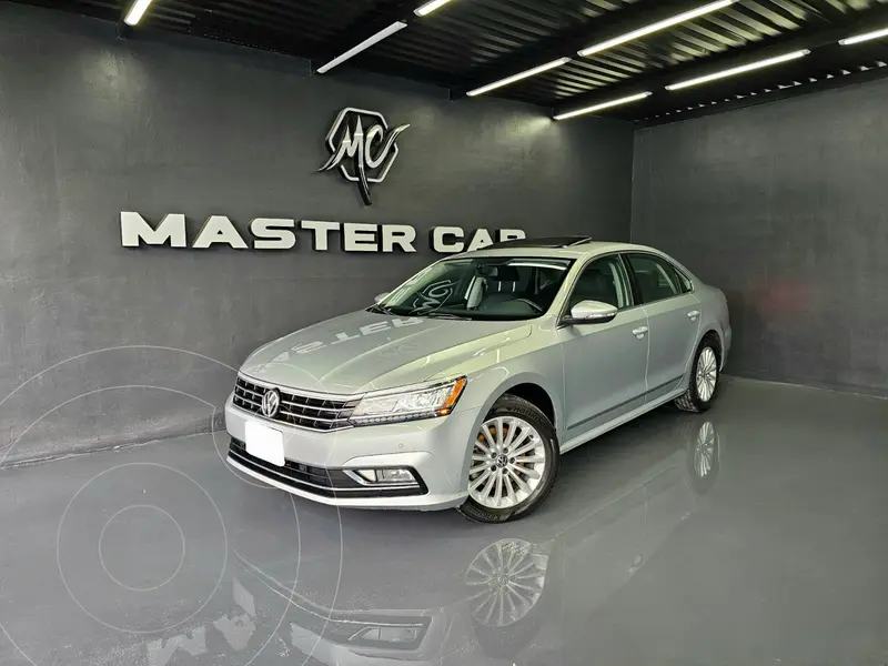 Foto Volkswagen Passat Tiptronic Highline usado (2016) color plateado precio $208,000