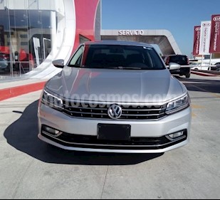 Foto Volkswagen Passat Tiptronic Sportline usado (2017) color Plata precio $300,000