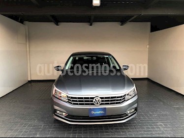 Volkswagen Passat 4p VR6 V6/3.6 Aut Cam/tr usado (2018) color Gris precio $404,000