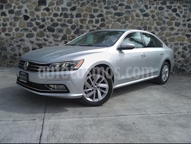 Volkswagen Passat Tiptronic Highline usado (2018) color Plata precio $440,000