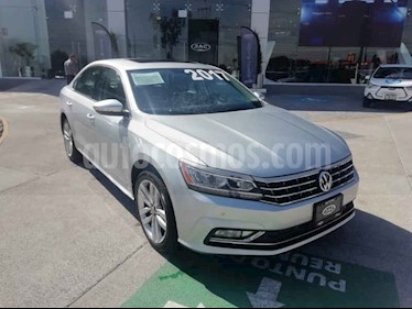 Volkswagen Passat GLX VR6 Aut usado (2017) color Plata precio $315,000
