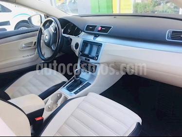 Volkswagen Passat 2.0 Lujo usado (2011) color Blanco precio $175,000