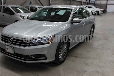 Foto Volkswagen Passat Tiptronic Sportline usado (2017) color Plata precio $217,900