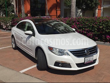 Volkswagen Passat 2.0 Lujo usado (2011) color Blanco precio $154,000