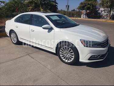 foto Volkswagen Passat 4P SPORTLINE L5/2.5 AUT LED usado (2017) color Blanco precio $285,000
