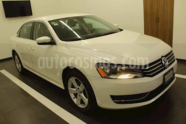 foto Volkswagen Passat 4p Sportline L5/2.5 Aut usado (2014) color Blanco precio $187,000