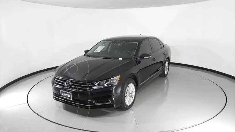 Foto Volkswagen Passat Tiptronic Comfortline usado (2017) color Negro precio $281,999