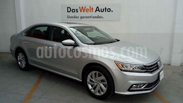 Volkswagen Passat 4p Highline L5/2.5 Aut usado (2018) color Plata precio $375,000