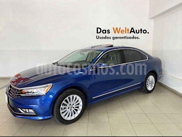 foto Volkswagen Passat 4p Highline L5/2.5 Aut usado (2017) color Azul precio $297,995