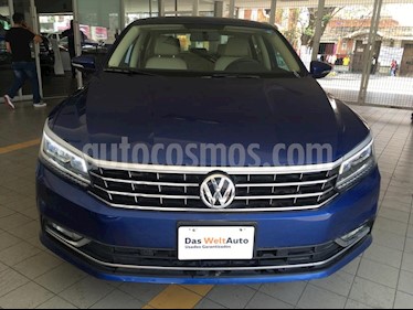 foto Volkswagen Passat Tiptronic Highline usado (2019) color Azul precio $290,000