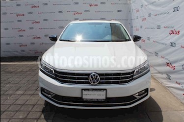 foto Volkswagen Passat Tiptronic Highline usado (2017) color Blanco precio $263,000