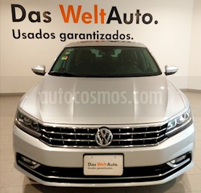 foto Volkswagen Passat Tiptronic Highline usado (2018) color Plata Reflex precio $245,000
