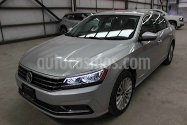Foto venta Auto usado Volkswagen Passat Tiptronic Sportline (2017) color Plata precio $239,900