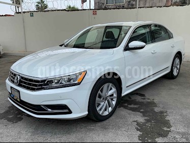 foto Volkswagen Passat Tiptronic Sportline usado (2018) color Blanco precio $339,800