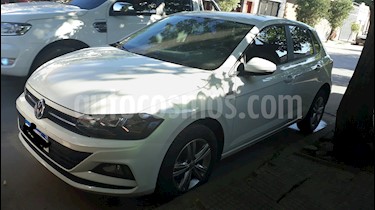 Volkswagen Polo 5P Comfortline usado (2018) color Blanco precio $940.000