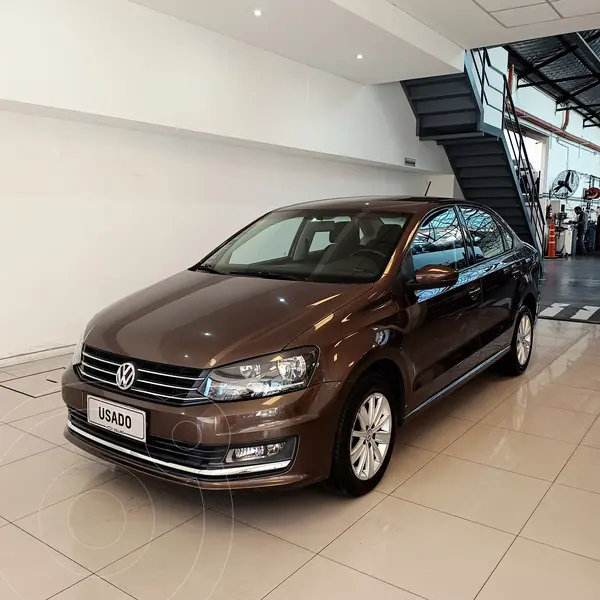 Foto Volkswagen Polo 5P Comfortline usado (2016) color Marron precio $15.000.000