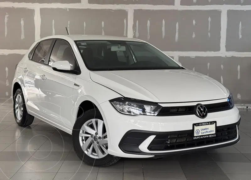 Foto Volkswagen Polo Hatchback Comfortline usado (2024) color Blanco financiado en mensualidades(enganche $89,652 mensualidades desde $8,174)