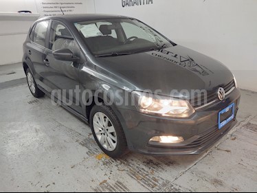 foto Volkswagen Polo Hatchback Comfortline Aut usado (2018) color Gris Metálico precio $176,000