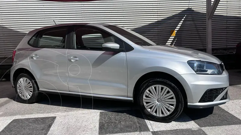 Foto Volkswagen Polo Hatchback Comfortline Plus usado (2022) color plateado financiado en mensualidades(enganche $104,082 mensualidades desde $4,471)