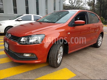 foto Volkswagen Polo 1.6L Base 4P usado (2015) color Naranja precio $160,000