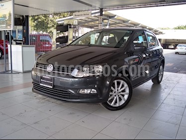 foto Volkswagen Polo 1.6L Comfortline 5P usado (2019) color Gris precio $230,000