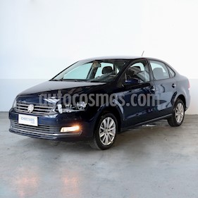 Foto Volkswagen Polo Comfortline usado (2018) color Azul Noche precio $523.000