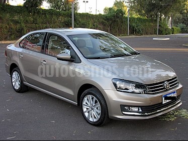 Foto venta Auto usado Volkswagen Polo Comfortline (2018) color Beige precio $489.000