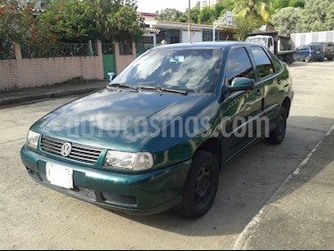 Volkswagen Polo 1.6L usado (2001) color Verde precio u$s1.000