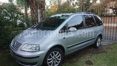 foto Volkswagen Sharan 1.8 Turbo Trendline usado (2011) color Gris Plata precio $330.000