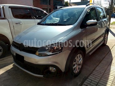 Foto Volkswagen Suran Cross 1.6 Highline usado (2013) color Gris precio $380.000
