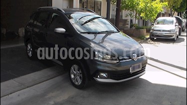 foto Volkswagen Suran Cross 1.6 Highline usado (2018) color Gris precio $874.900