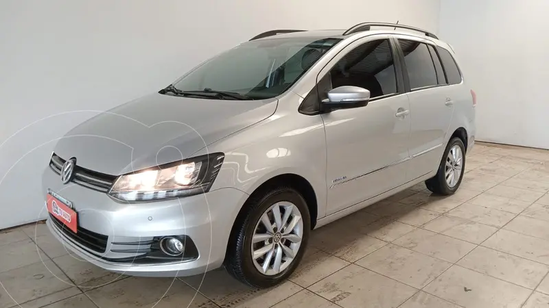 Foto Volkswagen Suran 1.6 Highline usado (2015) color Plata financiado en cuotas(anticipo $2.780.000)