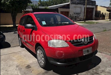 Volkswagen Suran 1.6 Comfortline usado (2009) color Rojo Syrah precio $205.000
