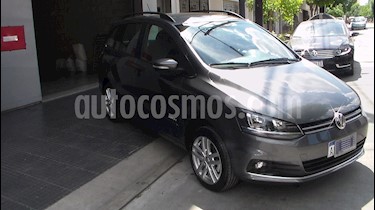 foto Volkswagen Suran 1.6 Highline usado (2018) color Gris precio $999.900