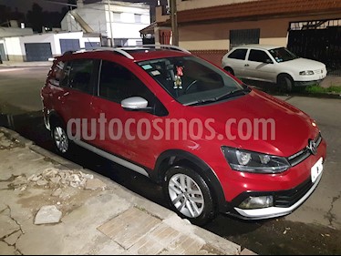 Volkswagen Suran Cross 1.6 Highline usado (2015) color Bordo precio $560.000