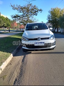 foto Volkswagen Suran Cross 1.6 Highline usado (2017) color Blanco Cristal precio $695.000