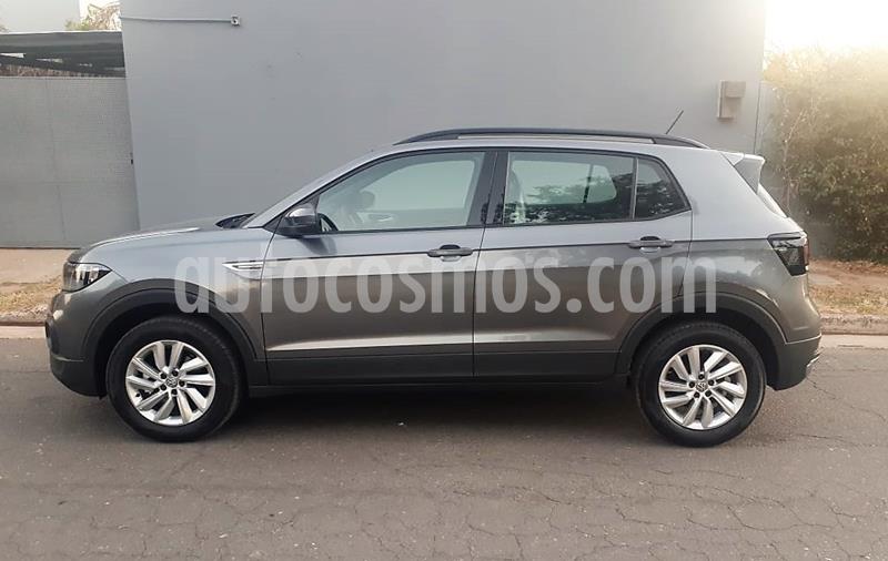 foto Volkswagen T-Cross Comfortline Plus Aut usado (2020) color Gris Platino precio $1.950.000