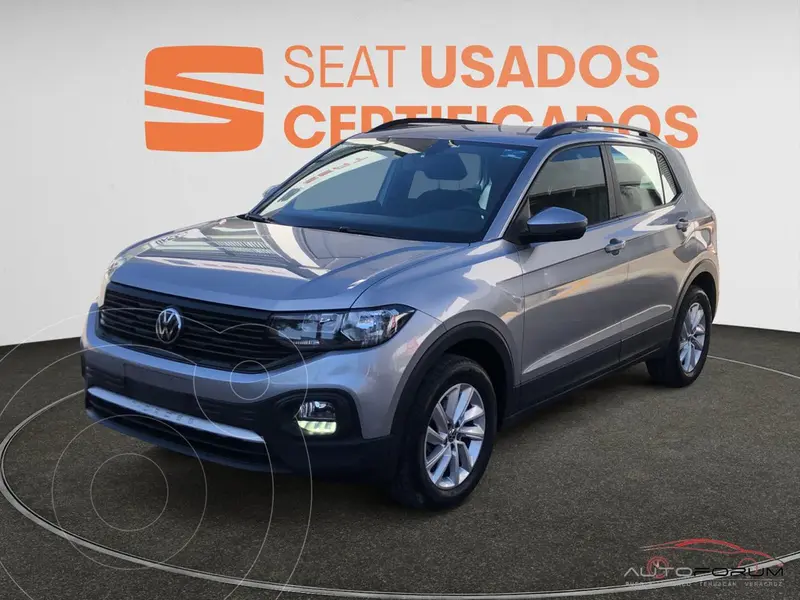 Foto Volkswagen T-Cross Trendline usado (2024) color Gris precio $389,900