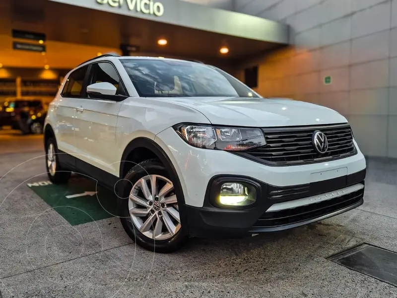 Foto Volkswagen T-Cross Trendline usado (2024) color Blanco financiado en mensualidades(enganche $66,120 mensualidades desde $7,608)