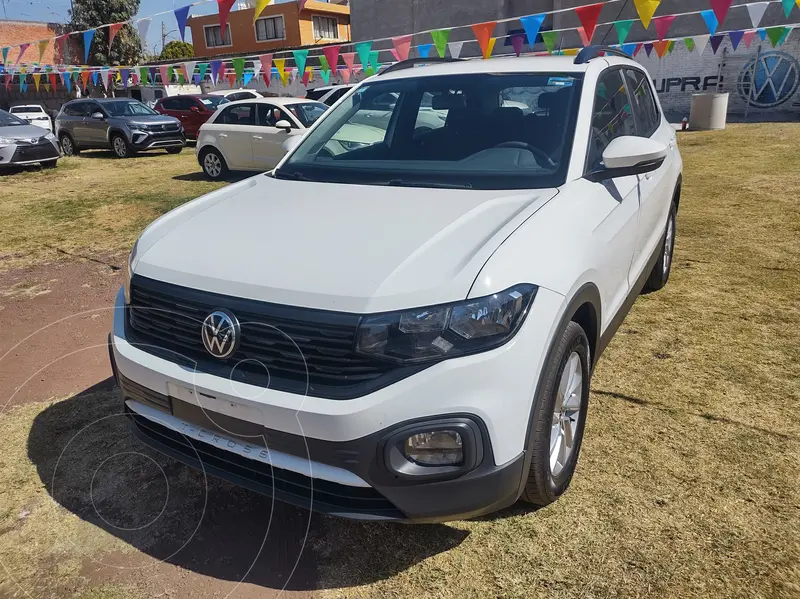 Foto Volkswagen T-Cross Trendline usado (2024) color Blanco precio $355,000