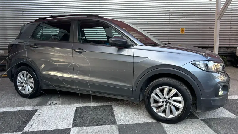 Foto Volkswagen T-Cross Trendline usado (2023) color Gris precio $325,000